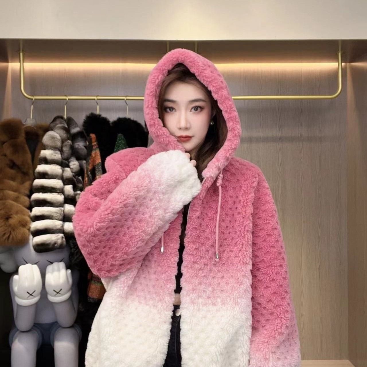 连帽抽绳渐变凹洞工艺羊毛外套白粉#QSHYZ8800