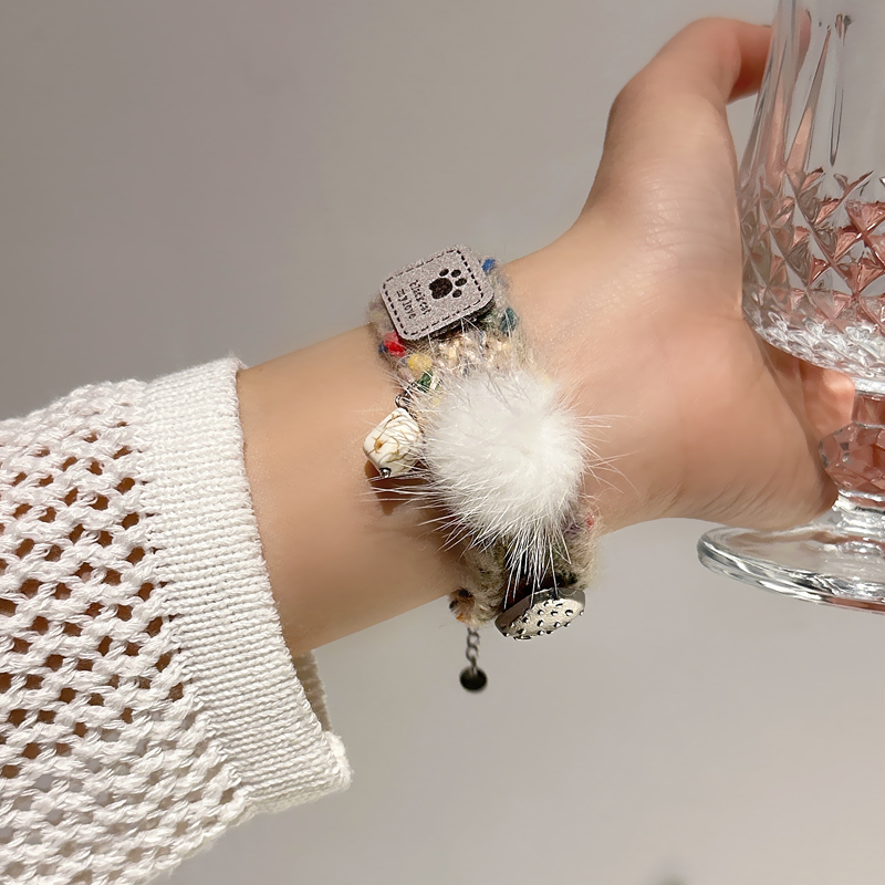 非金属布艺手链 S0380-1时尚甜美轻奢草莓毛绒手链可爱百搭设计感