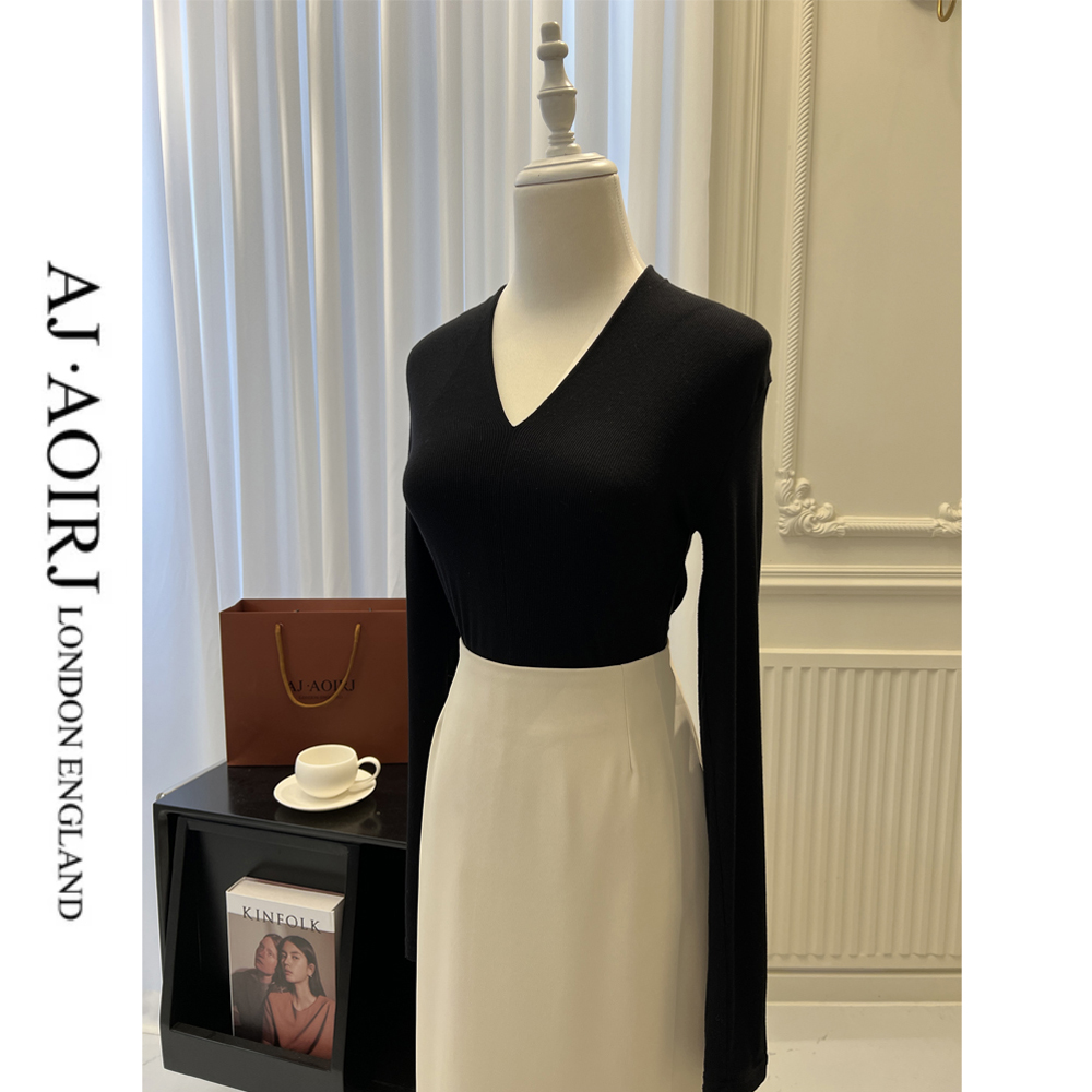 【林夕LINXI】秋冬修身内搭上档次打底衫女内搭V领上衣显瘦长袖T恤