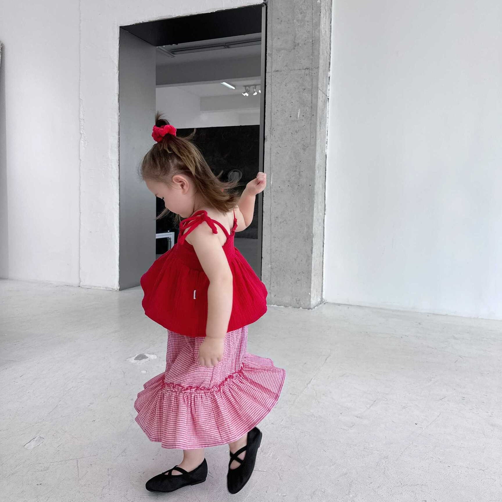 【特价】正红女童小吊带 红格子大摆半身裙  无袖女宝洋气红色小童