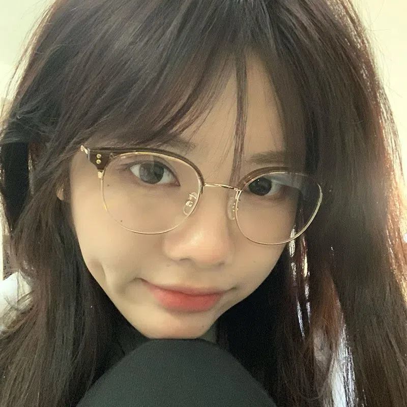冷茶色近视眼镜女ins高颜值防蓝光素颜神器复古椭圆半框显脸小潮