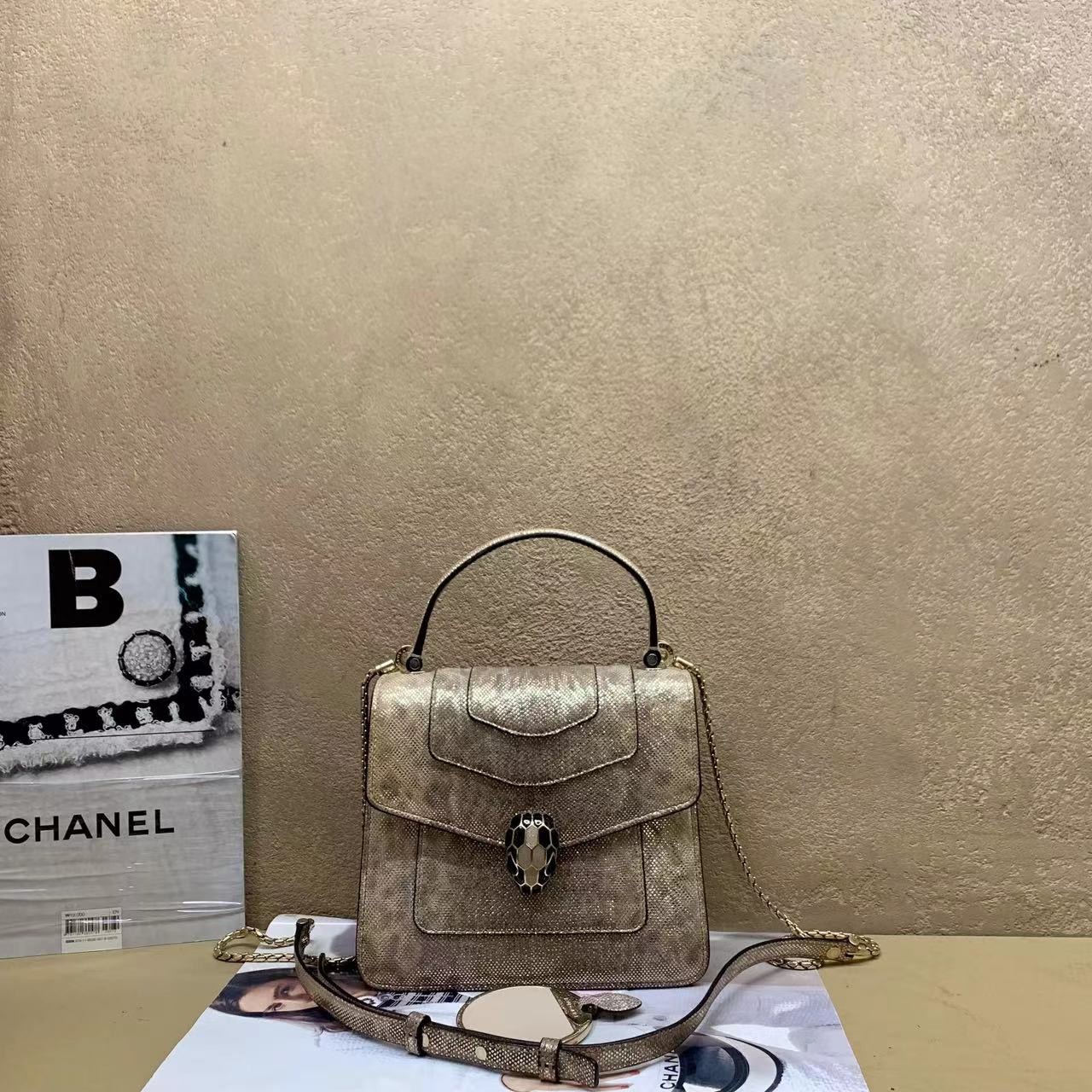 95新  壹臻中古/宝格丽 香槟金蛇皮蛇头风琴包 80356300定