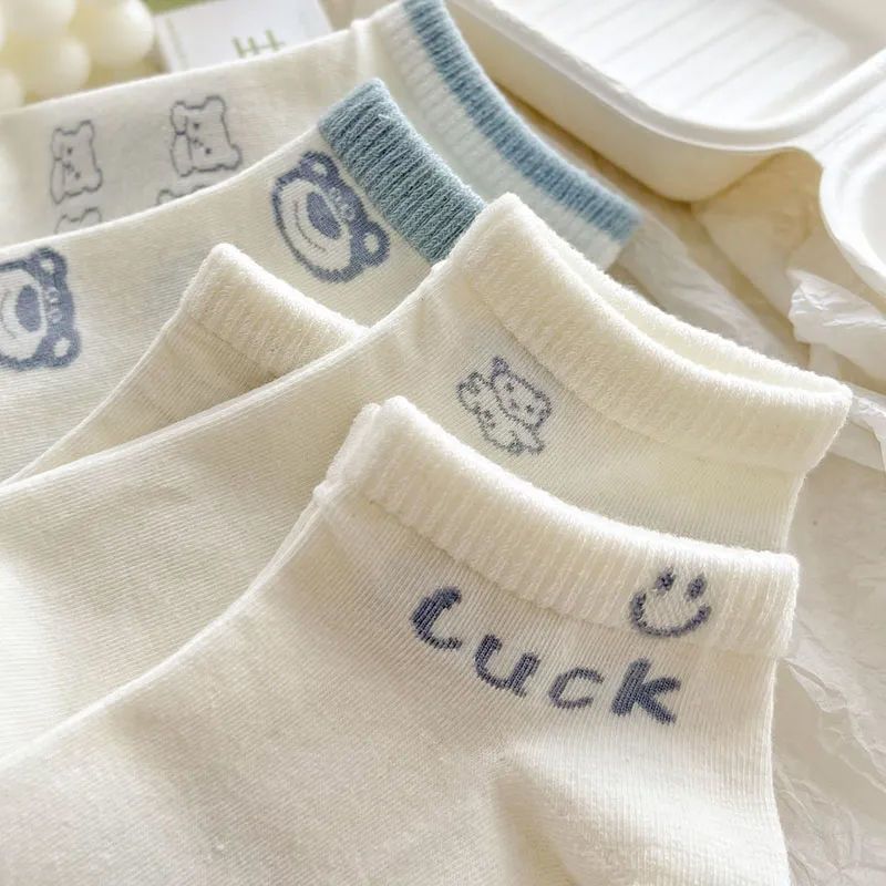 诸暨袜子女短袜款式多百搭春夏学生袜子可爱日系卡通浅口短筒袜子