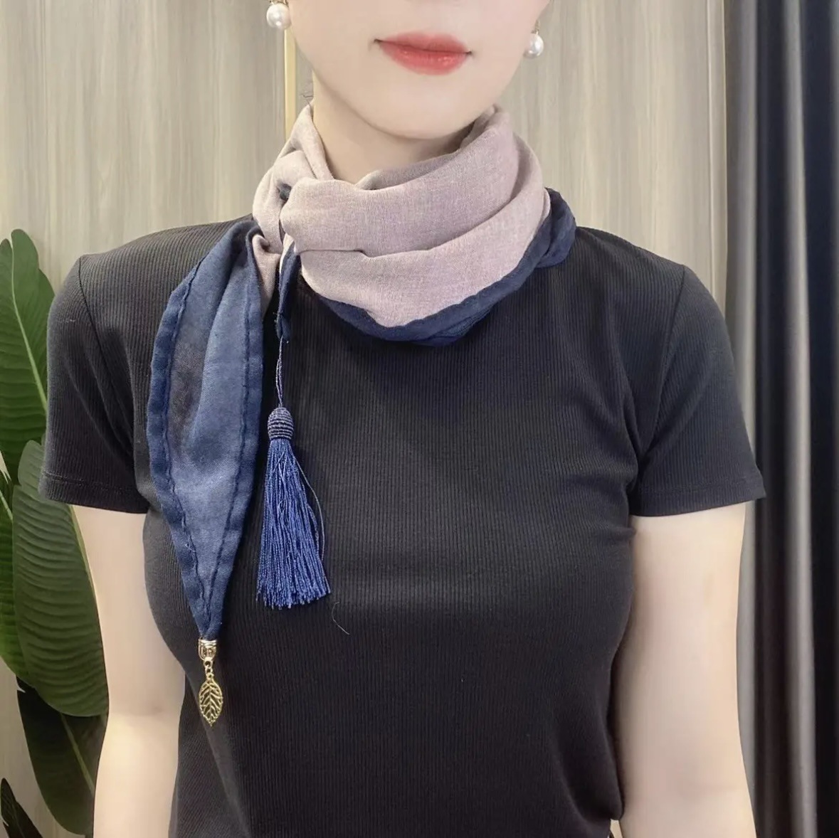 复古色系挂坠双层柔软保暖双色文艺装饰百搭棉麻围巾气质经典丝巾