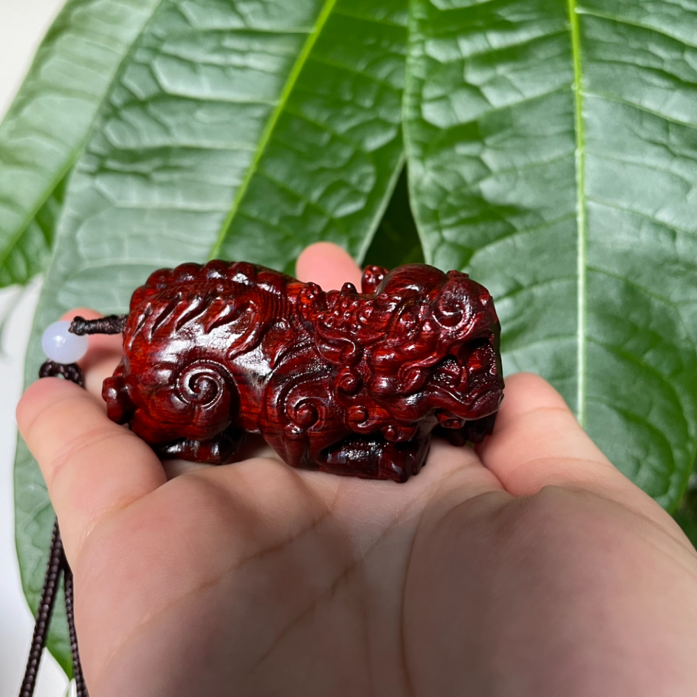 紫檀木把玩件无全品近现代批量生产木雕貔貅手把件