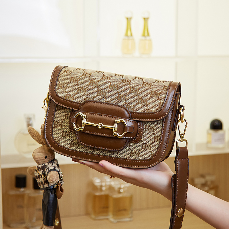 【当天发货】轻奢马鞍包2023新款百搭时尚复古刺绣洋气单肩斜挎女包