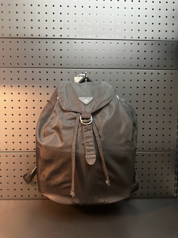 90新 Prada/普拉达 双肩包／唐唐专属／012