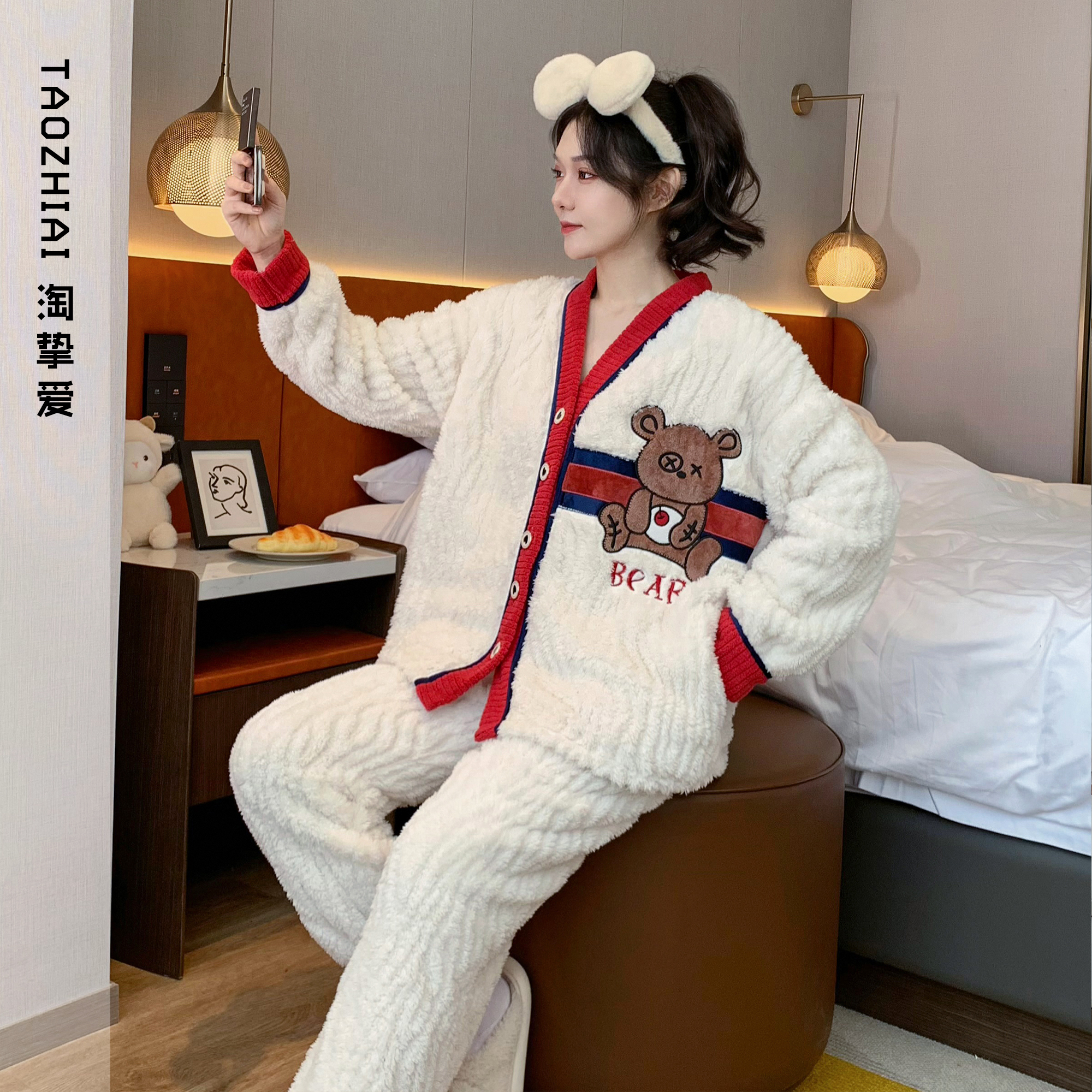 朵腾秋冬新款长袖睡衣女珊瑚绒卡通可爱加绒家居服套装HC005