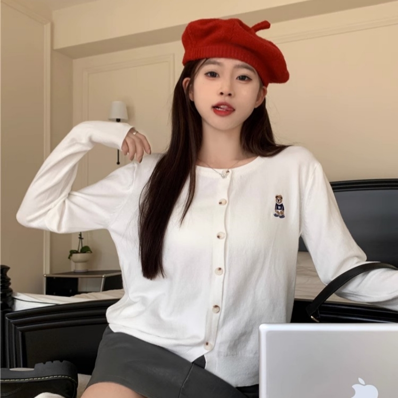 小熊刺绣针织开衫女秋季新款高级感超好看毛衣外套独特别致小上衣