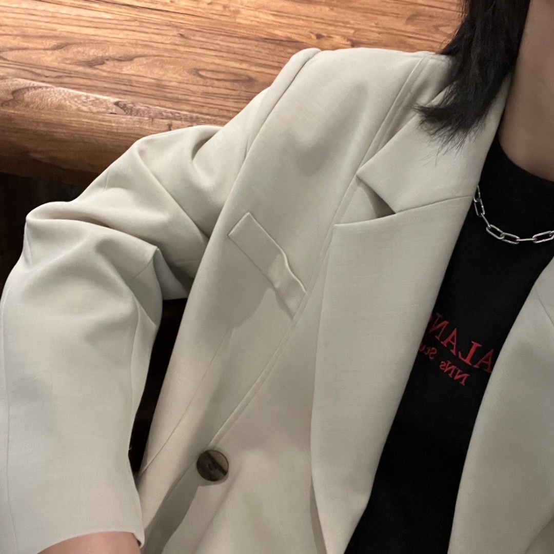 颜色超特别得西装J23X0033