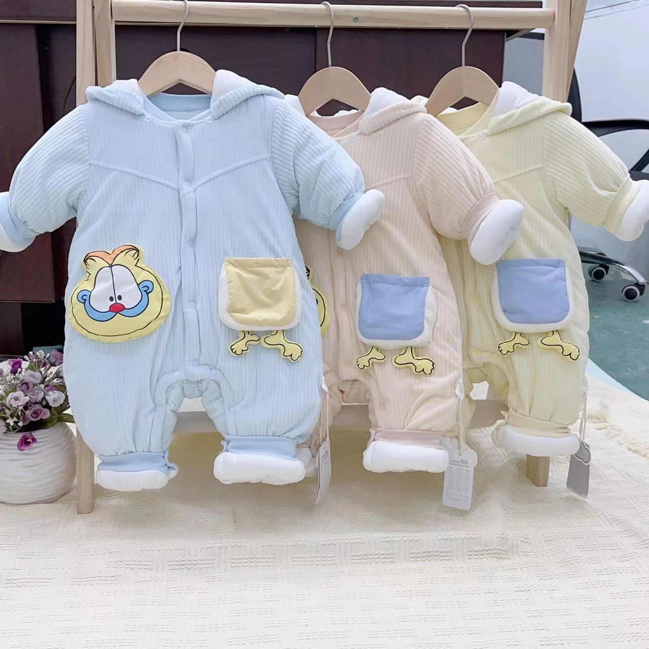 3351小象邦尼棉衣带帽爬服A86