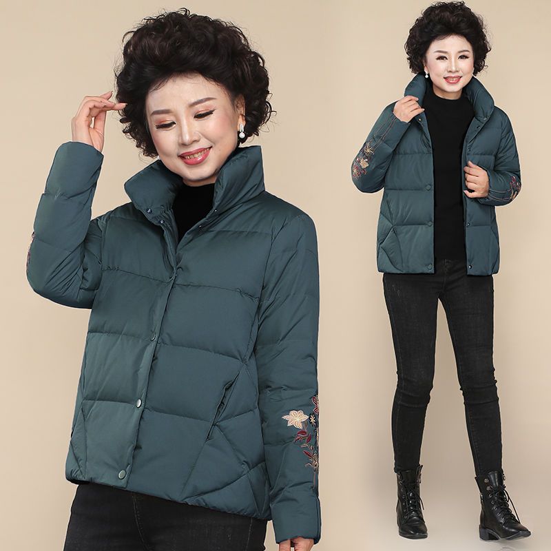 波司澄户外立领冬装羽绒服短款2023新款中年洋气女秋冬鸭大码时尚