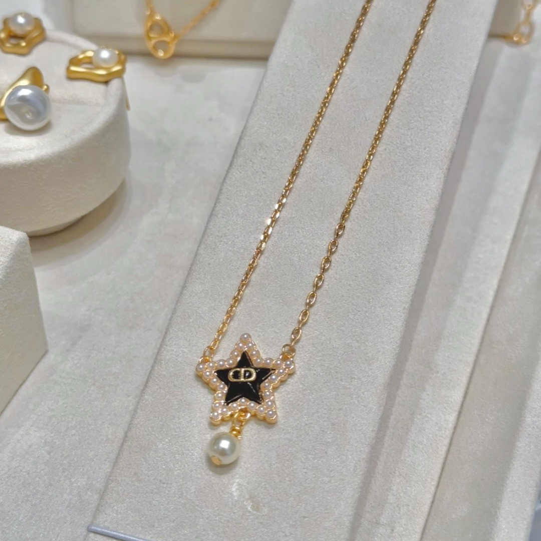 铜合金仿珍珠项链 J3-077【韦雪同款金色五角星猪鼻子项链】