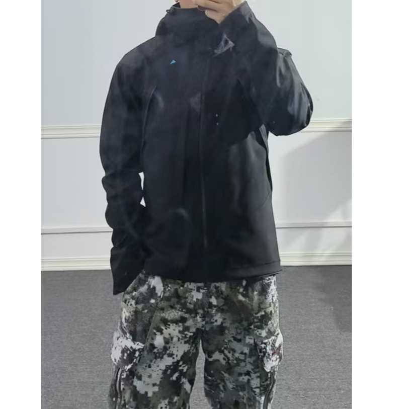 S户外休闲夹克两色男款运动防水连帽防风软壳滑雪保暖秋冬