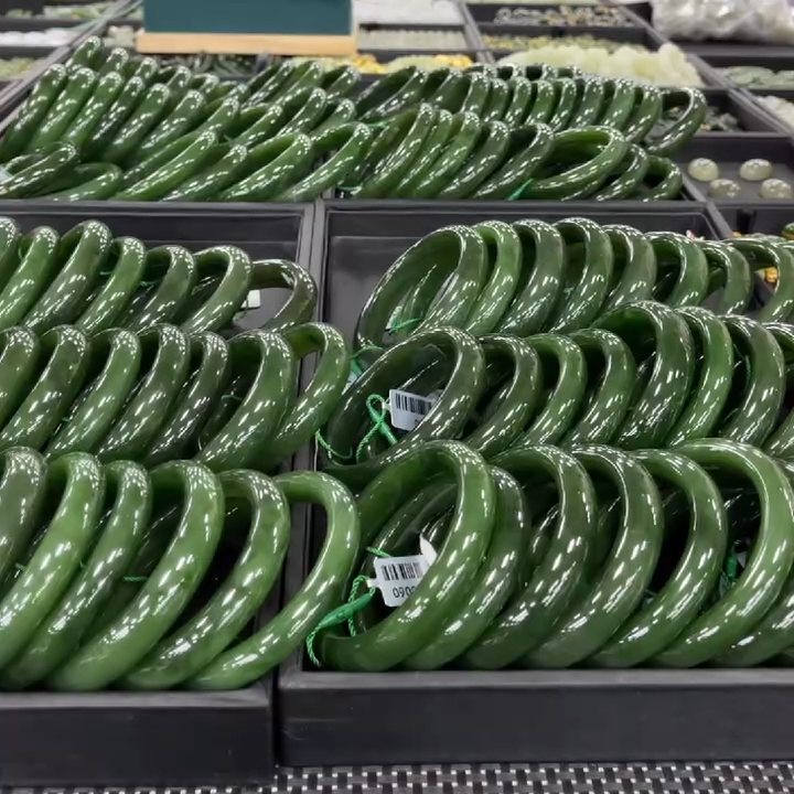 【老郑家】和田玉手镯一支(多样性发1件)微黑点