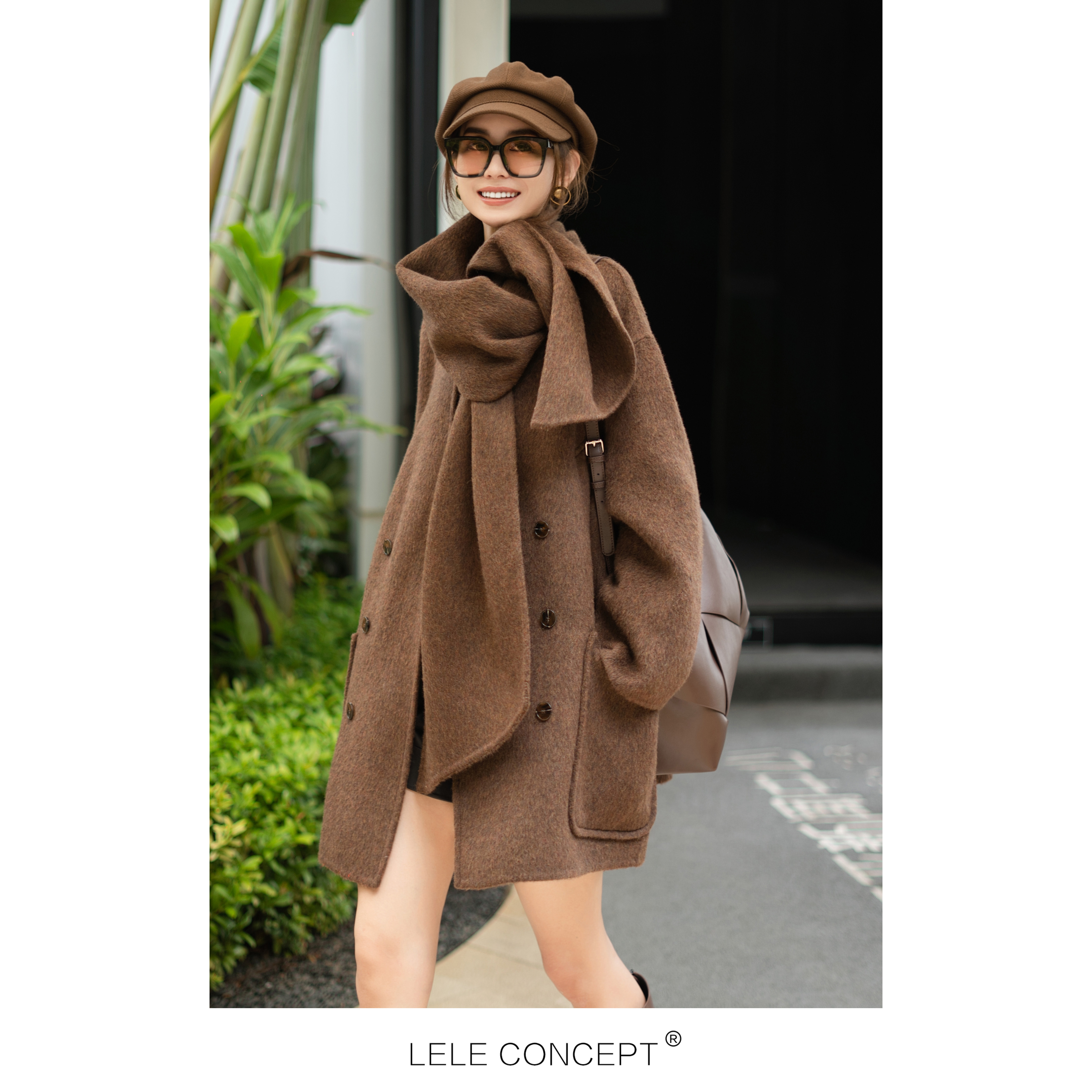 【LELE】秋冬新款休闲时尚百搭设计师舒适简约围巾款手兜大衣D0042