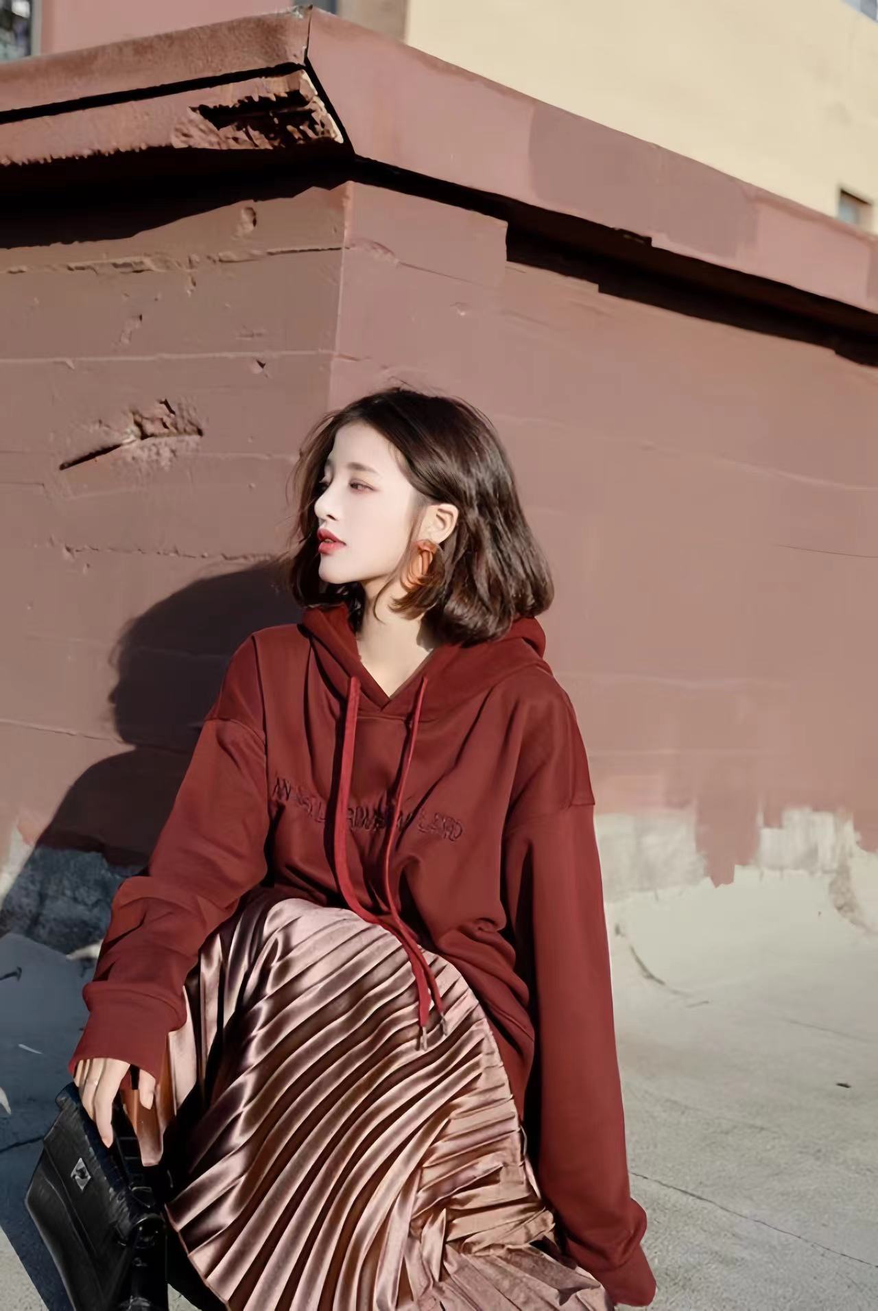 设计感美式复古连帽卫衣女2023秋冬新款慵懒风上衣半身百褶裙套装