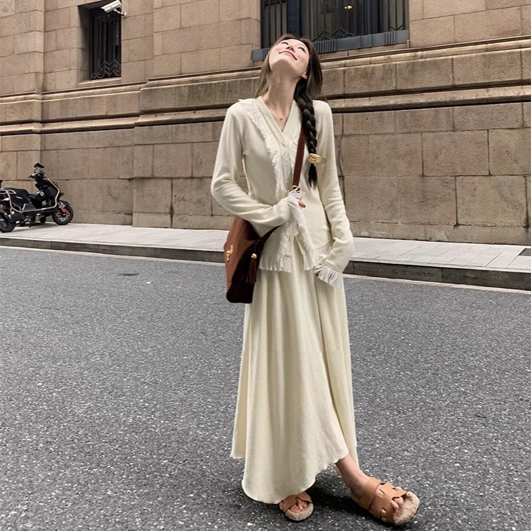 2023秋冬新款复古慵懒风毛圈流苏针织开衫上衣半身裙法式穿搭套装