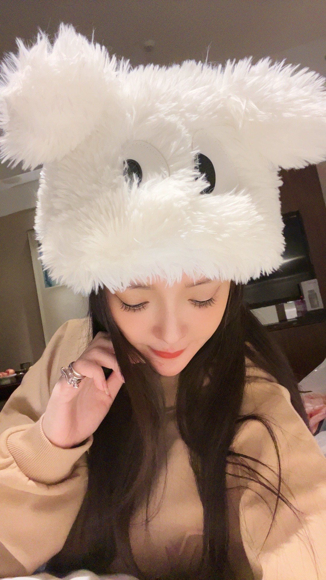 【黄允桐同款专属推荐】长毛卡通小狗套头帽女秋冬大眼睛毛绒帽子