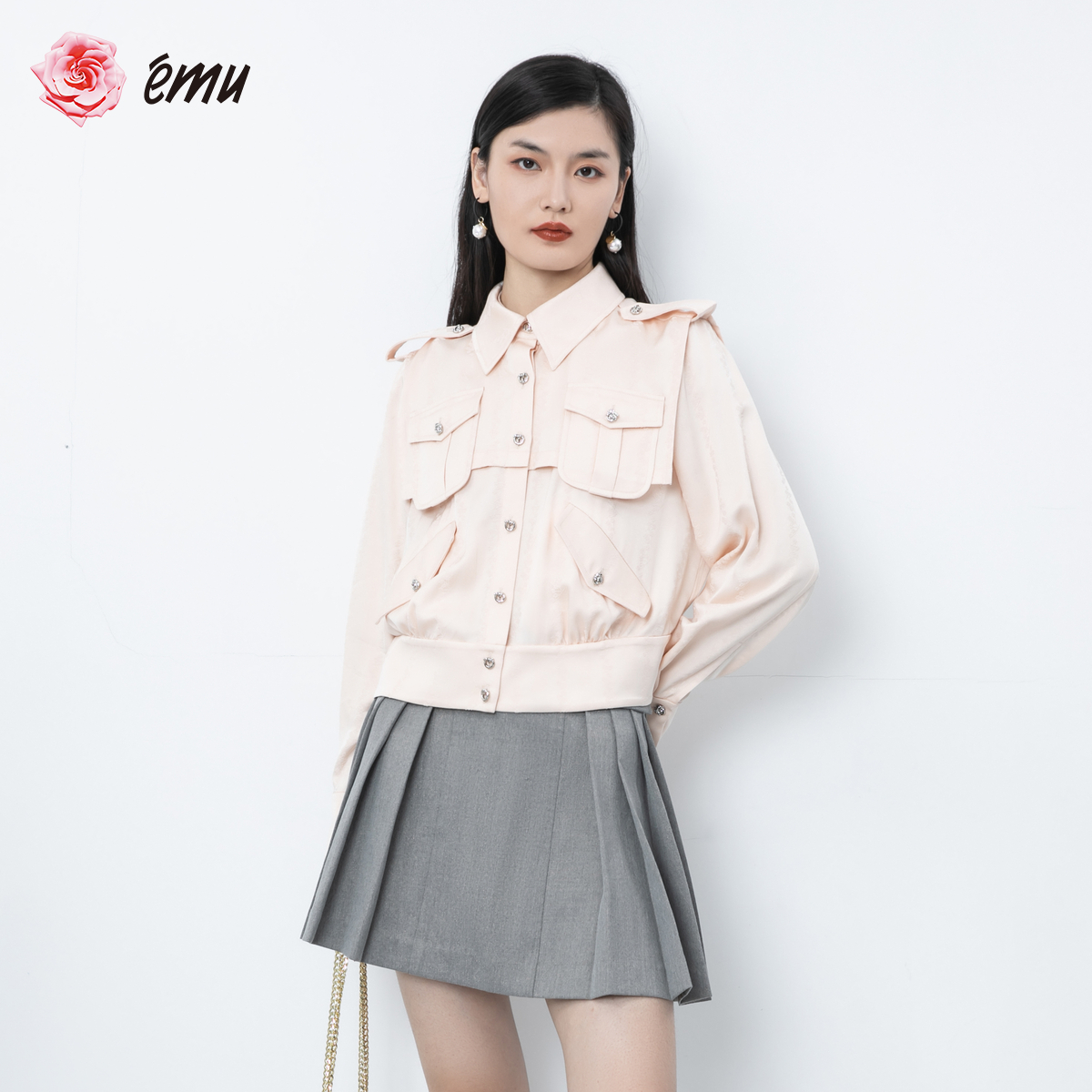 emu/依妙春季长袖工装风宽松挺括廓形立体口袋高腰短款衬衫上衣