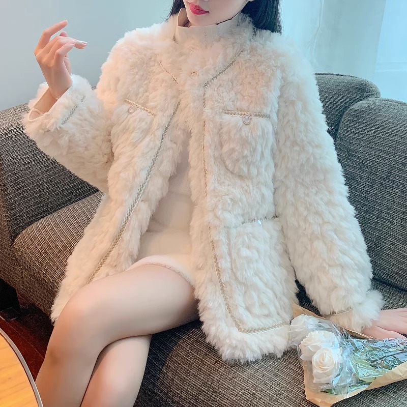 艾格丽芙琳冬天网红爆款皮毛一体羊羔毛外套女设计感韩系风格上衣