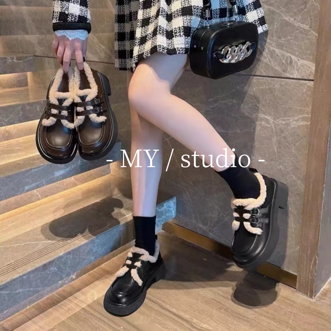 MYstudio英伦风羊羔毛皮带扣冬季复古甜酷圆头厚底真皮百搭乐福鞋