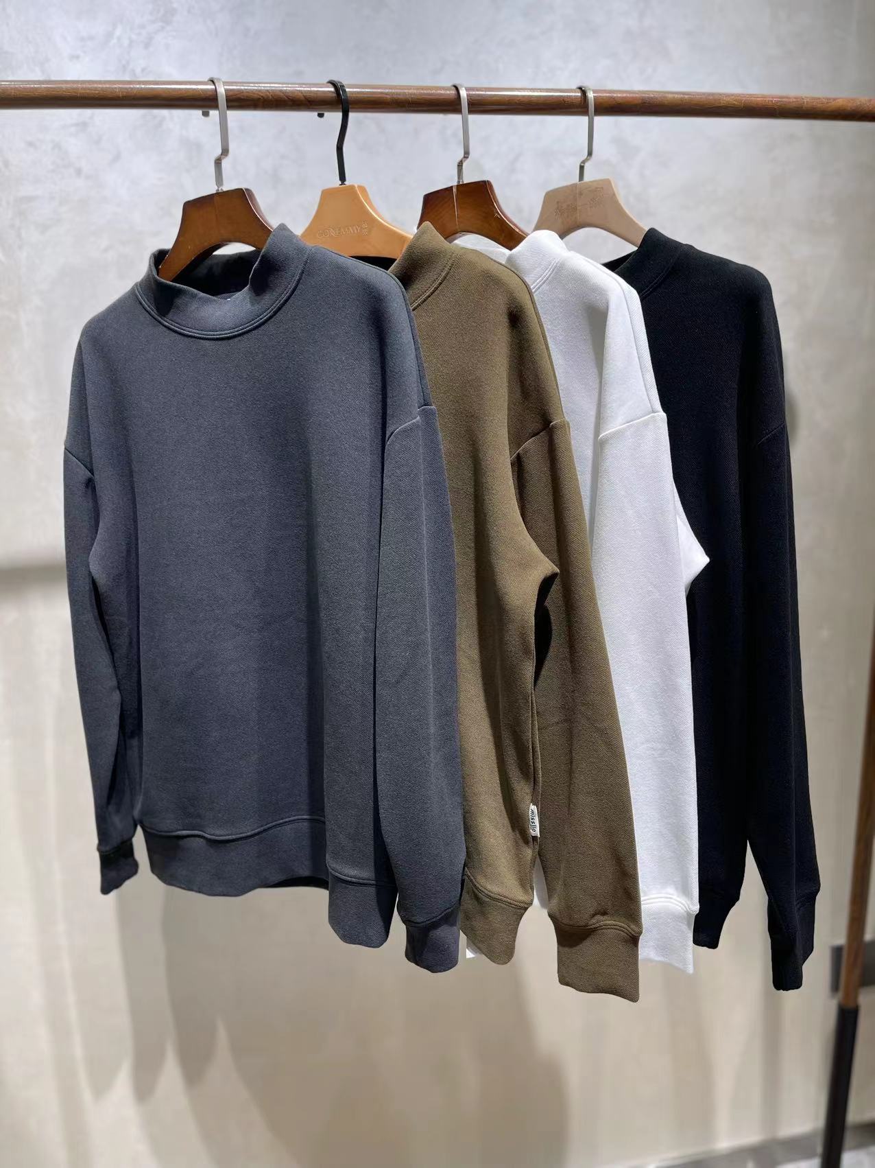 5868   【暖绒一体】男士秋冬半高领套头打底简约上衣