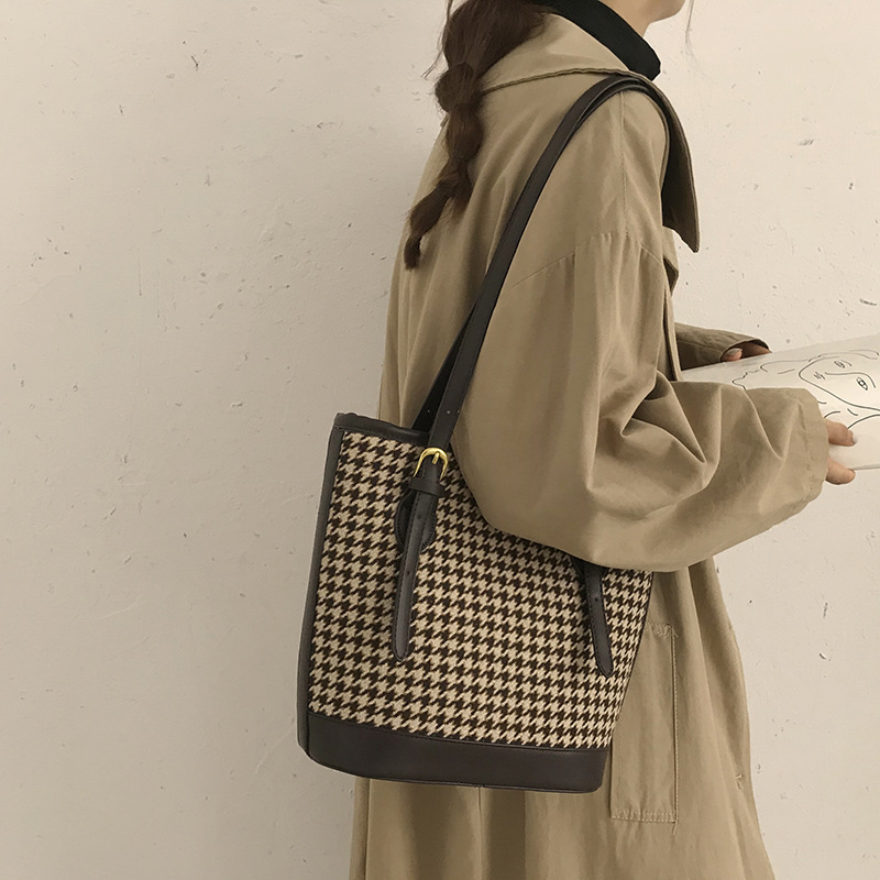 大容量包包女2024新款潮网红韩版呢子托特包百搭ins单肩包