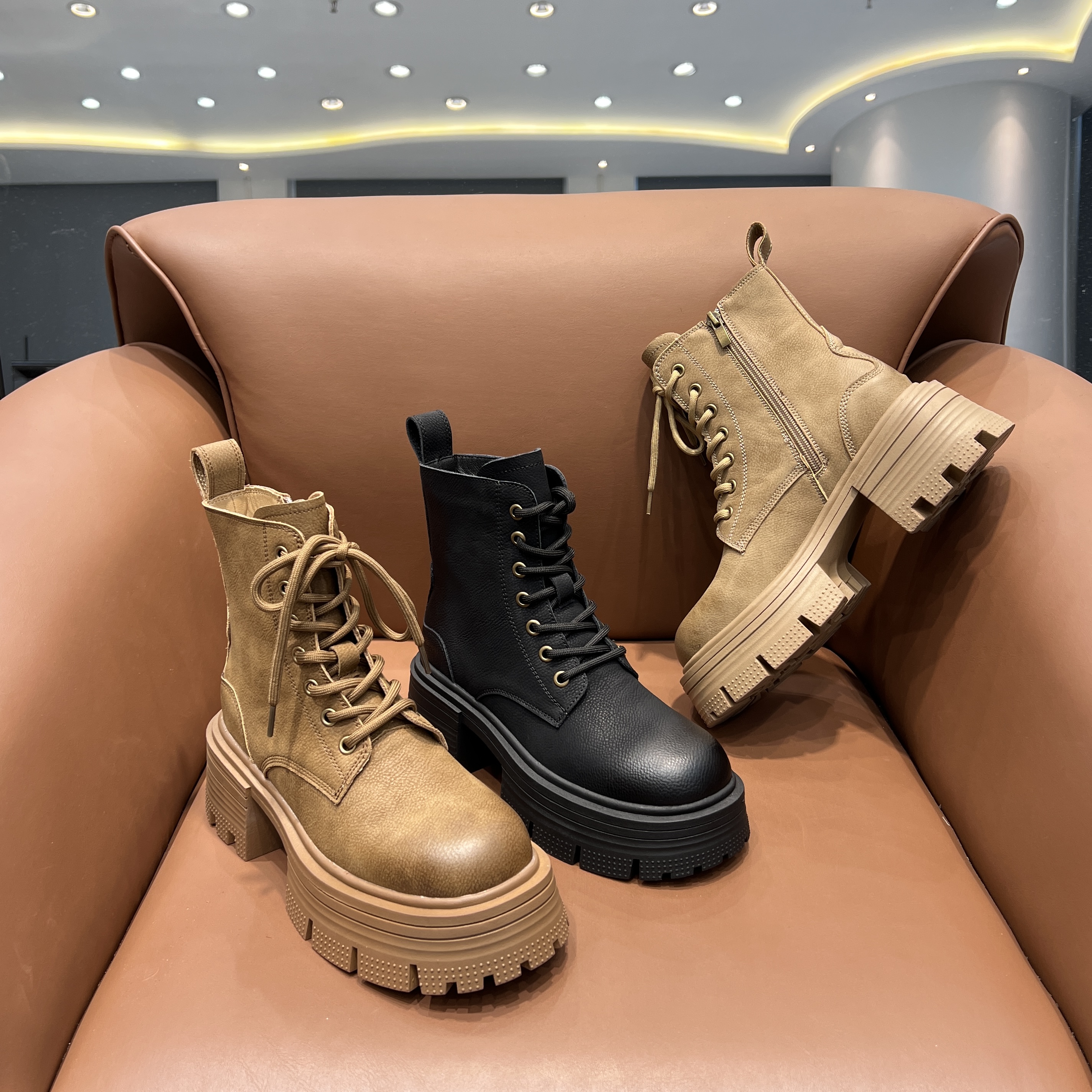 酷香草英伦风复古工装短靴子秋季新款厚底系带机车马丁靴女户外