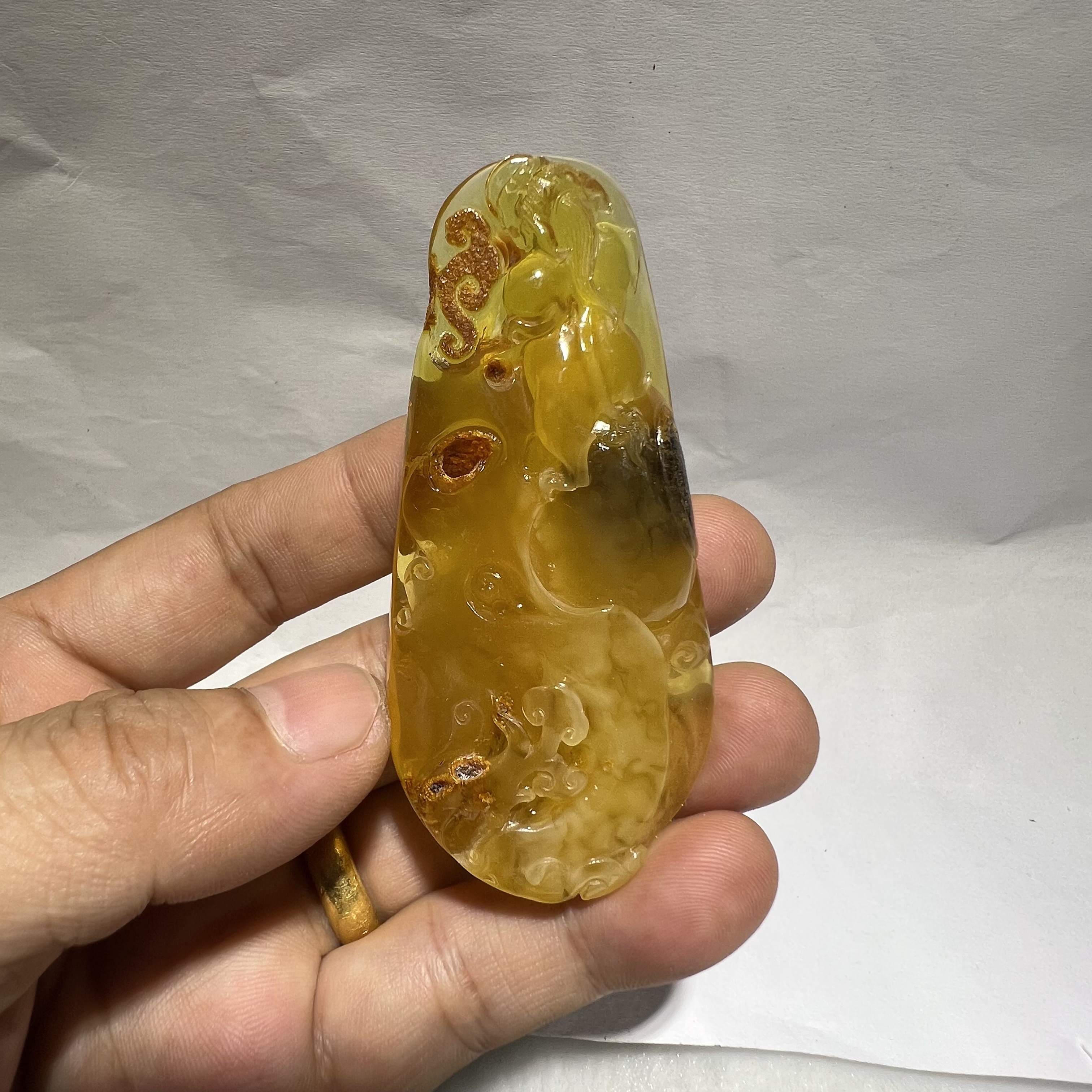 貔貅招财女神同款琥珀蜜蜡吊坠挂件女款百搭玉化镶嵌巧雕通透雕刻