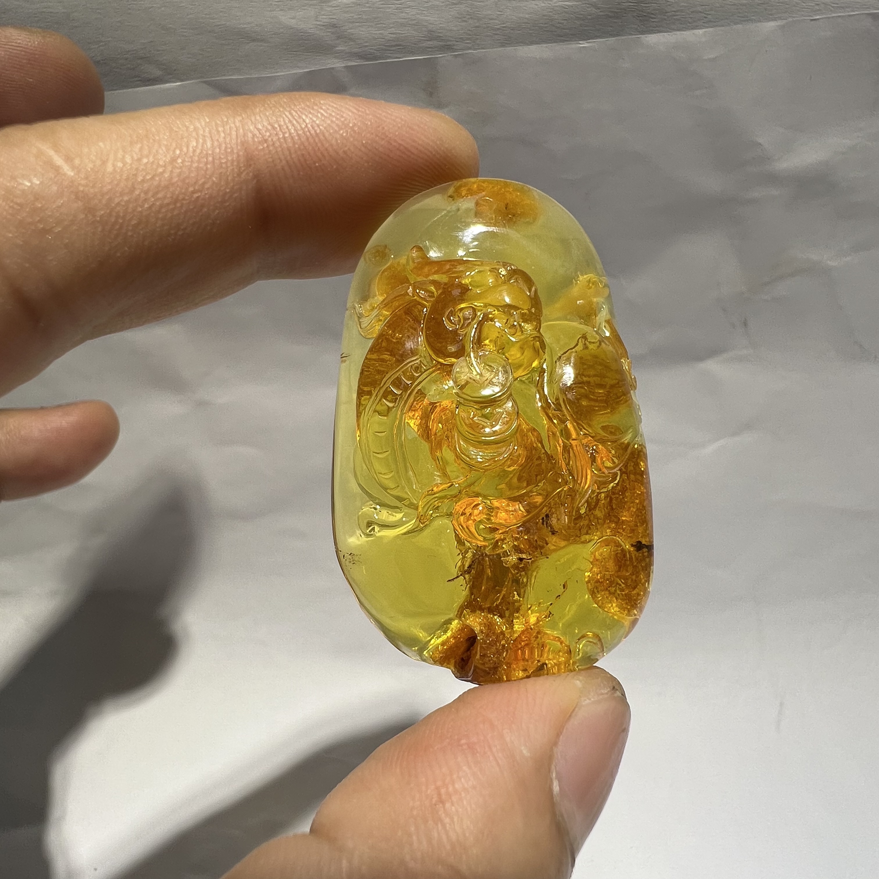 貔貅琥珀蜜蜡吊坠俏色手工项链雕刻精雕招财女神同款挂件女款吊坠