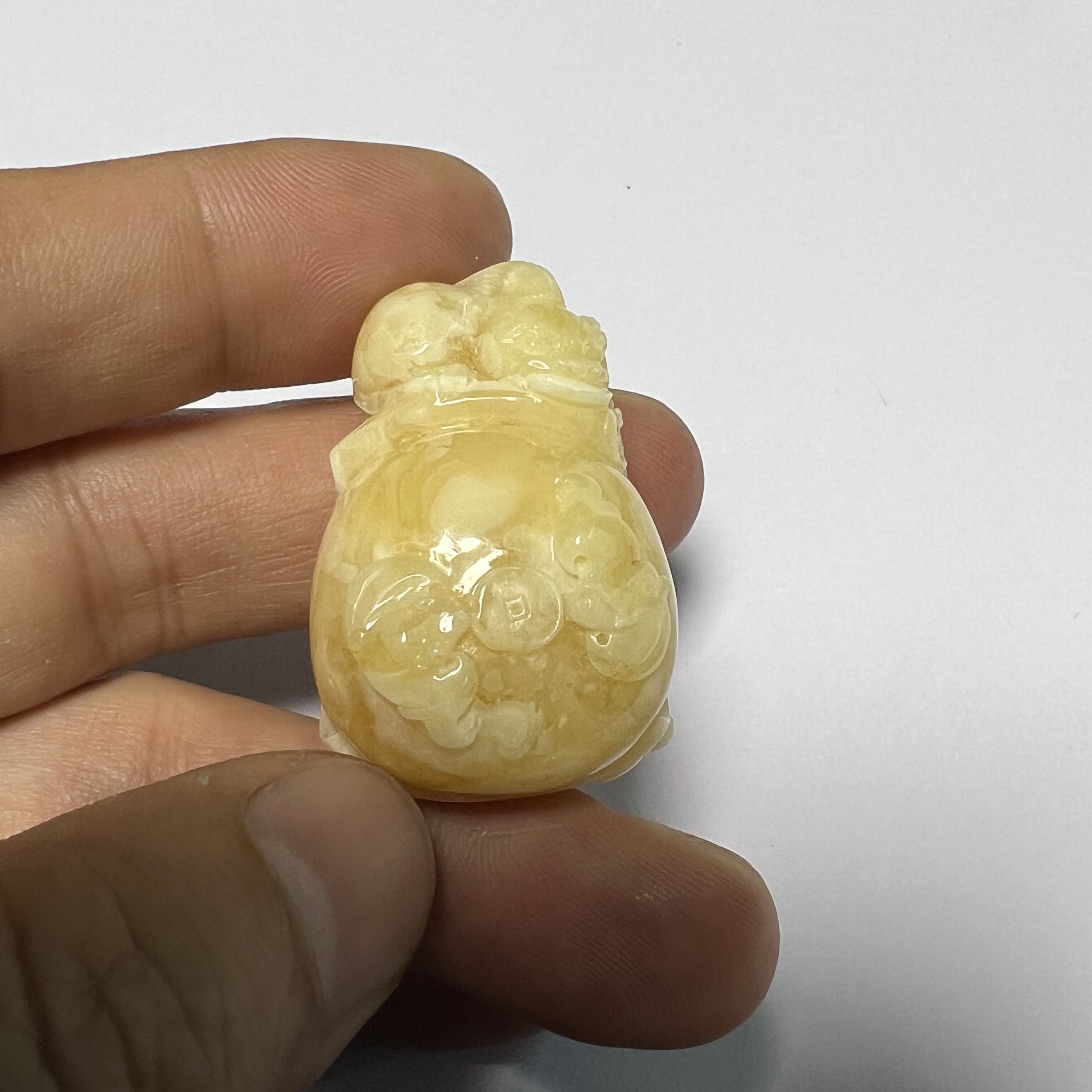琥珀蜜蜡吊坠挂件貔貅仿古女款时尚百搭镶嵌经典可爱俏色金皮素款
