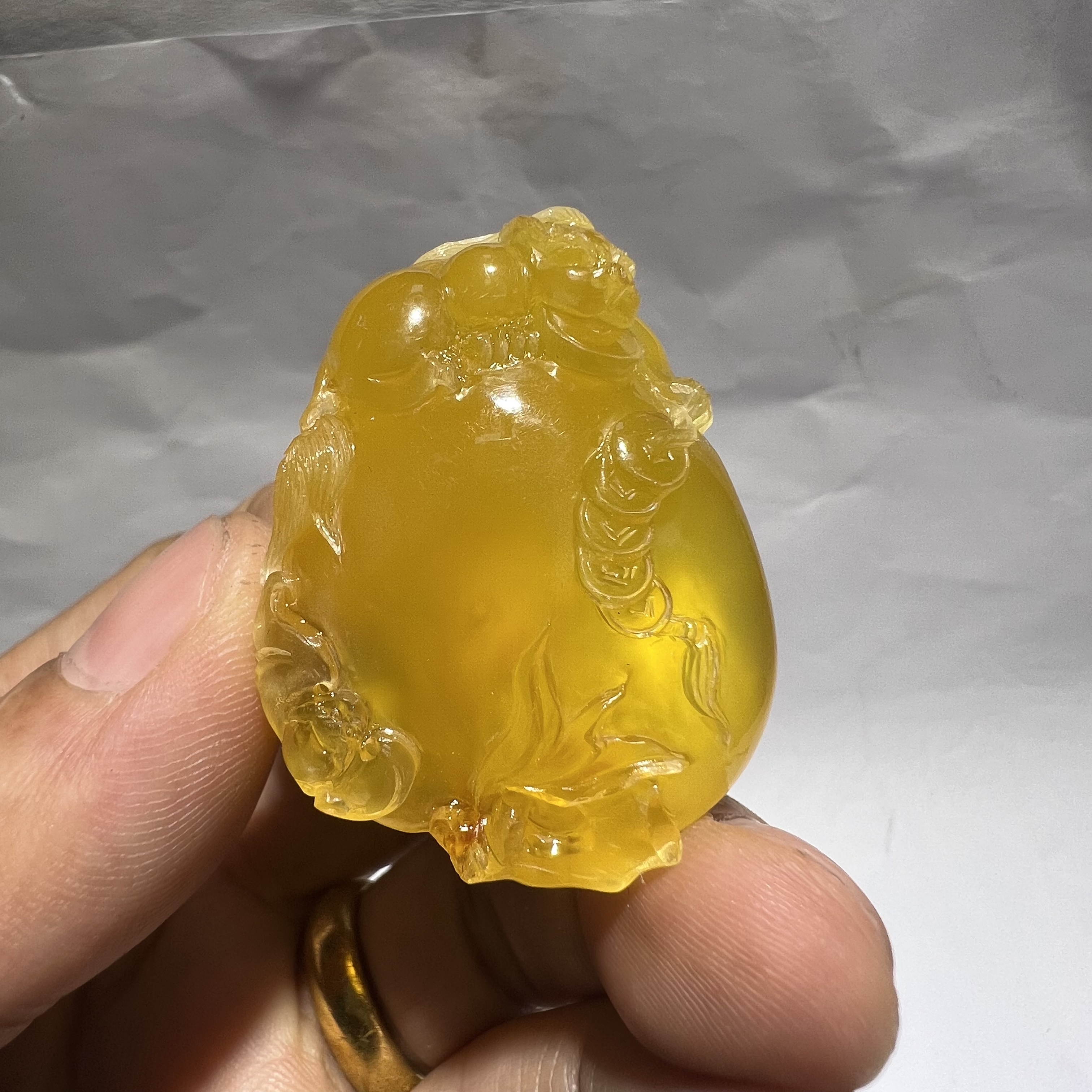 貔貅招财女神同款琥珀蜜蜡吊坠挂件女款百搭镶嵌巧雕时尚俏色高冰