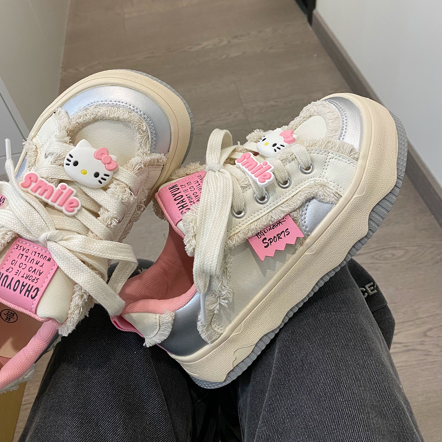回力瑞网红同款hellokitty板鞋小众原创diy小白鞋溯源好物休闲鞋