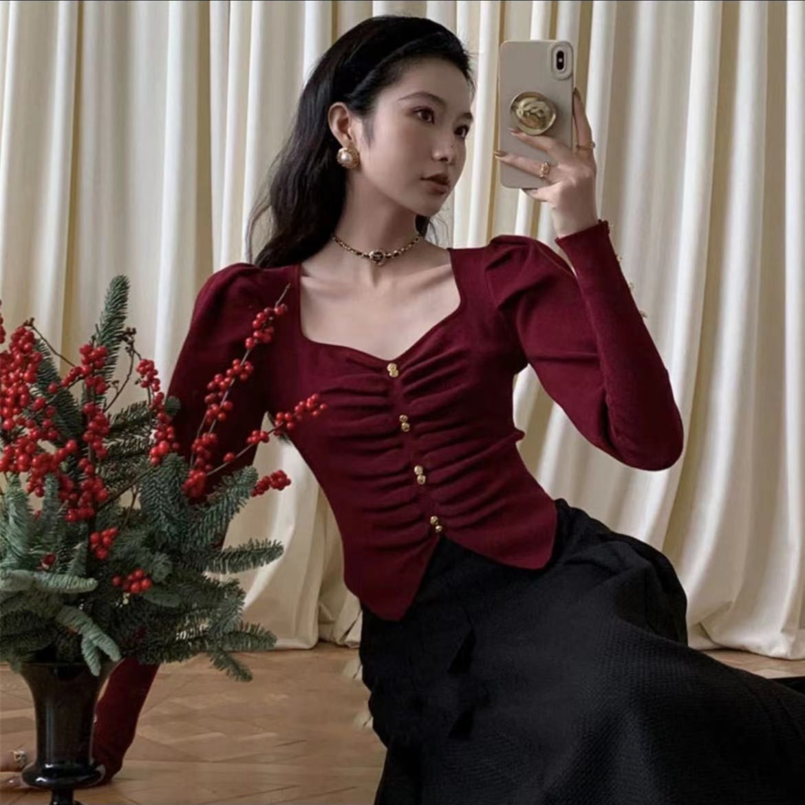 【秀宝女装】法式小心机褶皱方领修身显瘦打底针织衫XB7625