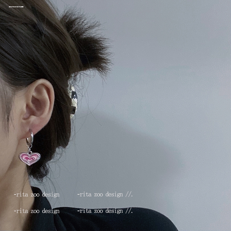 ins新款小众设计网红女气质精致百搭渐变爱心耳扣显白个性时尚潮