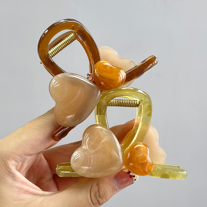 非金属发饰 拼色中号爱心抓夹女夏季盘发夹百搭后脑勺鲨鱼夹