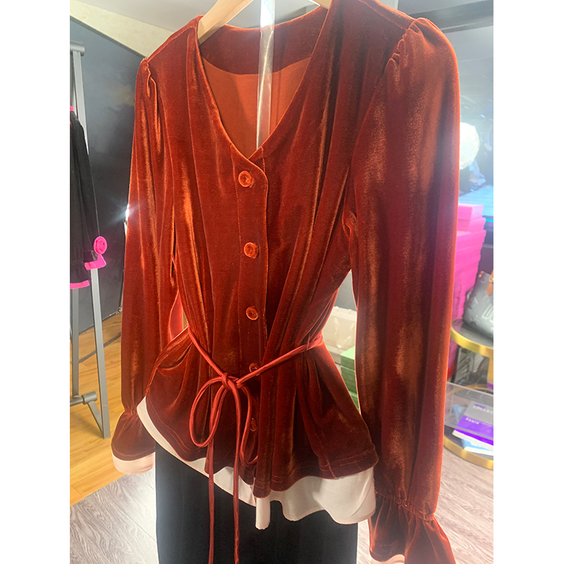 A236652红色丝绒上衣女秋冬加绒显腰细长袖高端时尚百搭设计感