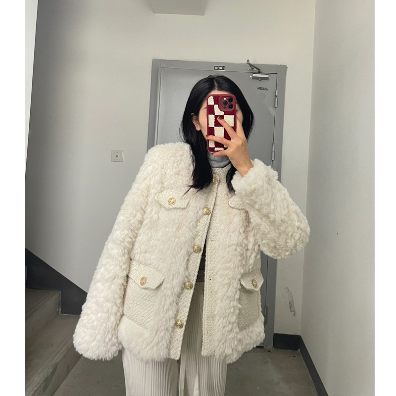 小香风高级感羊羔毛外套女秋冬季2023新款爆款独特超好看短款上衣