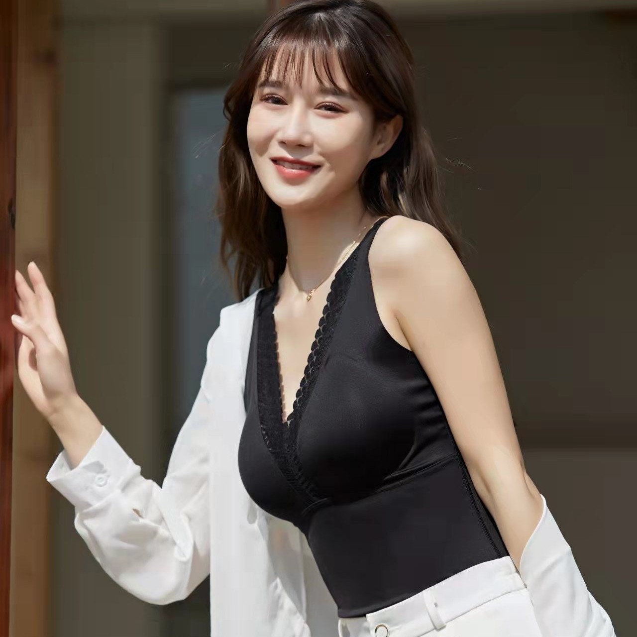 拍一发二新款夏季玻尿酸背心无痕无钢圈V领自带胸垫蕾丝纯色背心