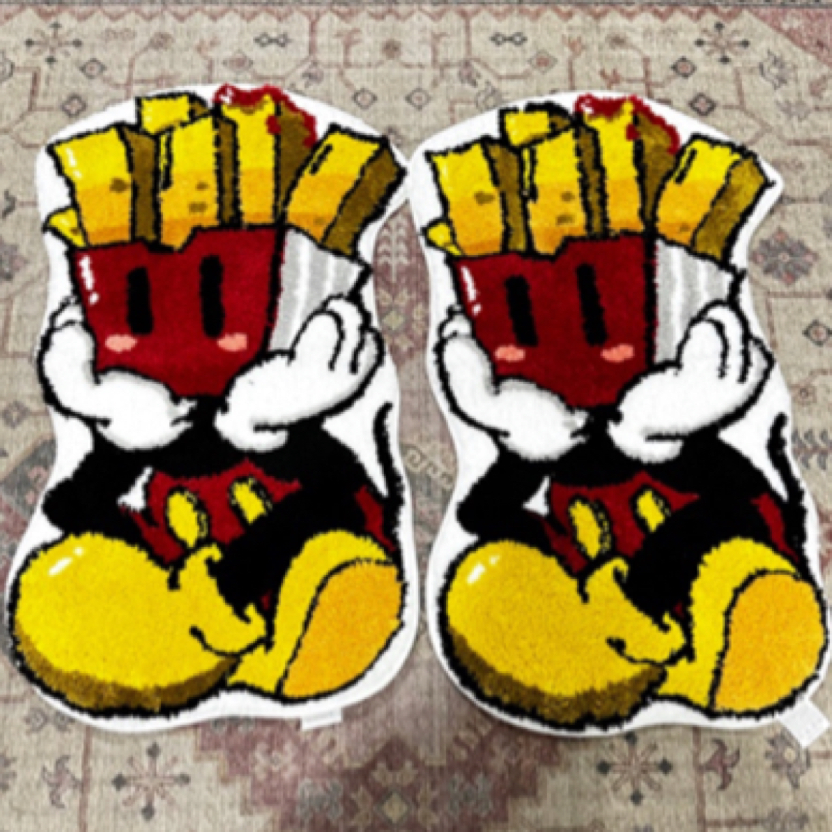 捂脸米奇60*100创意床边床尾客厅装饰毯