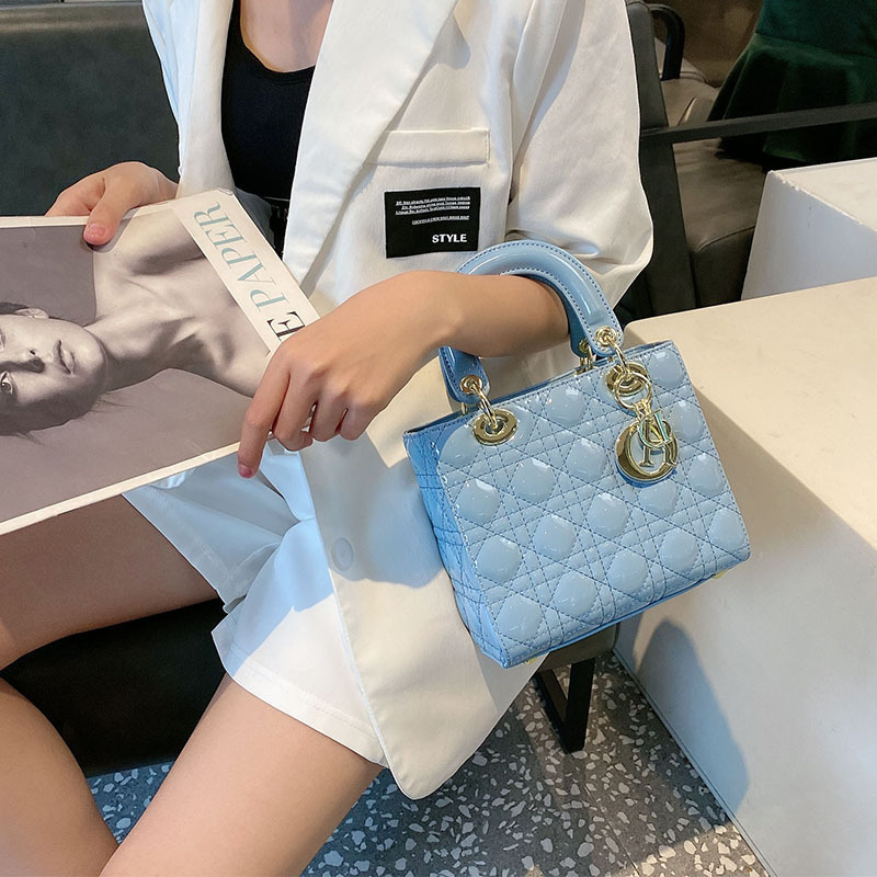 香港大牌漆皮戴妃包包女2023新款真皮小众设计高级感手提斜挎包女