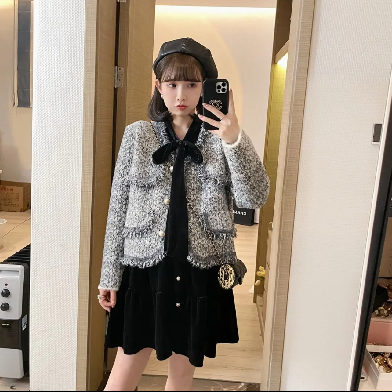 孕妇套装秋冬外穿时尚款网红小香风外套丝绒连衣裙两件套冬季潮妈