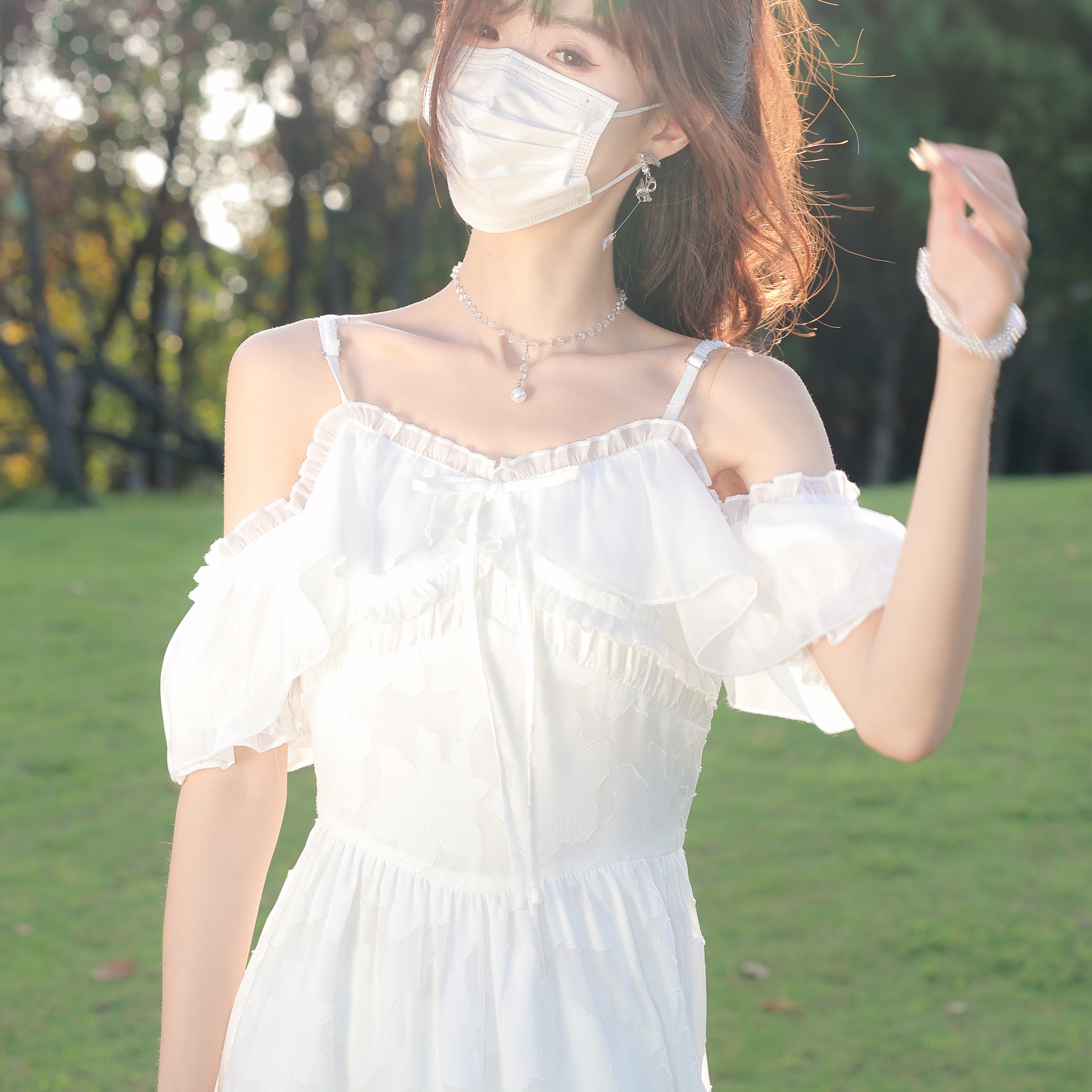贝壳の风铃 花崎鹿甜美清新少女短裙连衣裙白色荷叶边一字肩小个子