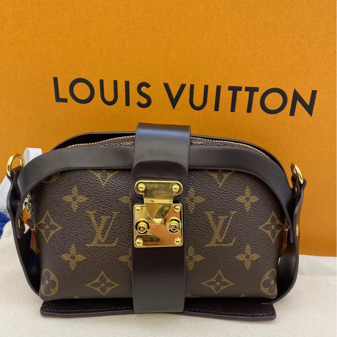 99新 LouisVuitton/路易威登  安琳/贝壳盒子