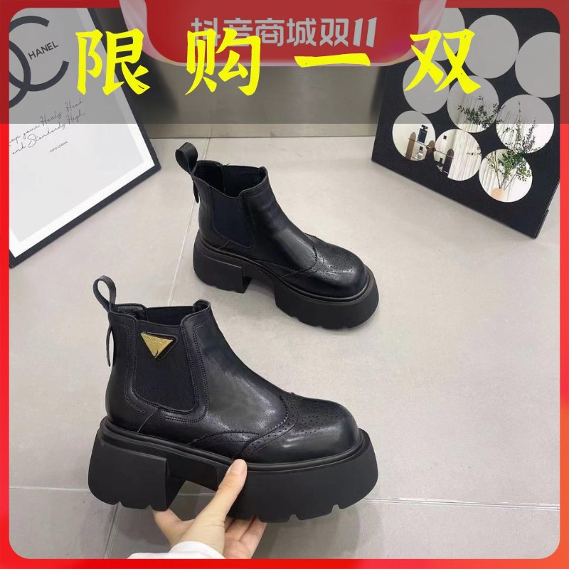 达芙妮沿荐增高6.5cm新款纯皮松糕历来头洋气短靴时尚百搭英伦风