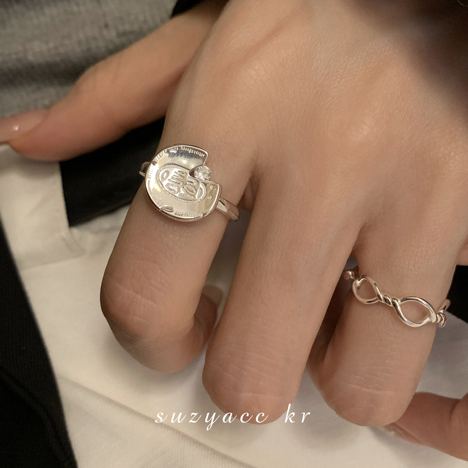 Suzyacc Kr 925银戒指 小众设计感纯银金币镶钻戒指个性手饰J0642