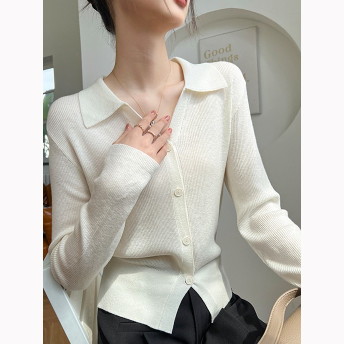 白色Polo领女士打底衫春秋款2023年新款修身长袖针织v领开衫上衣