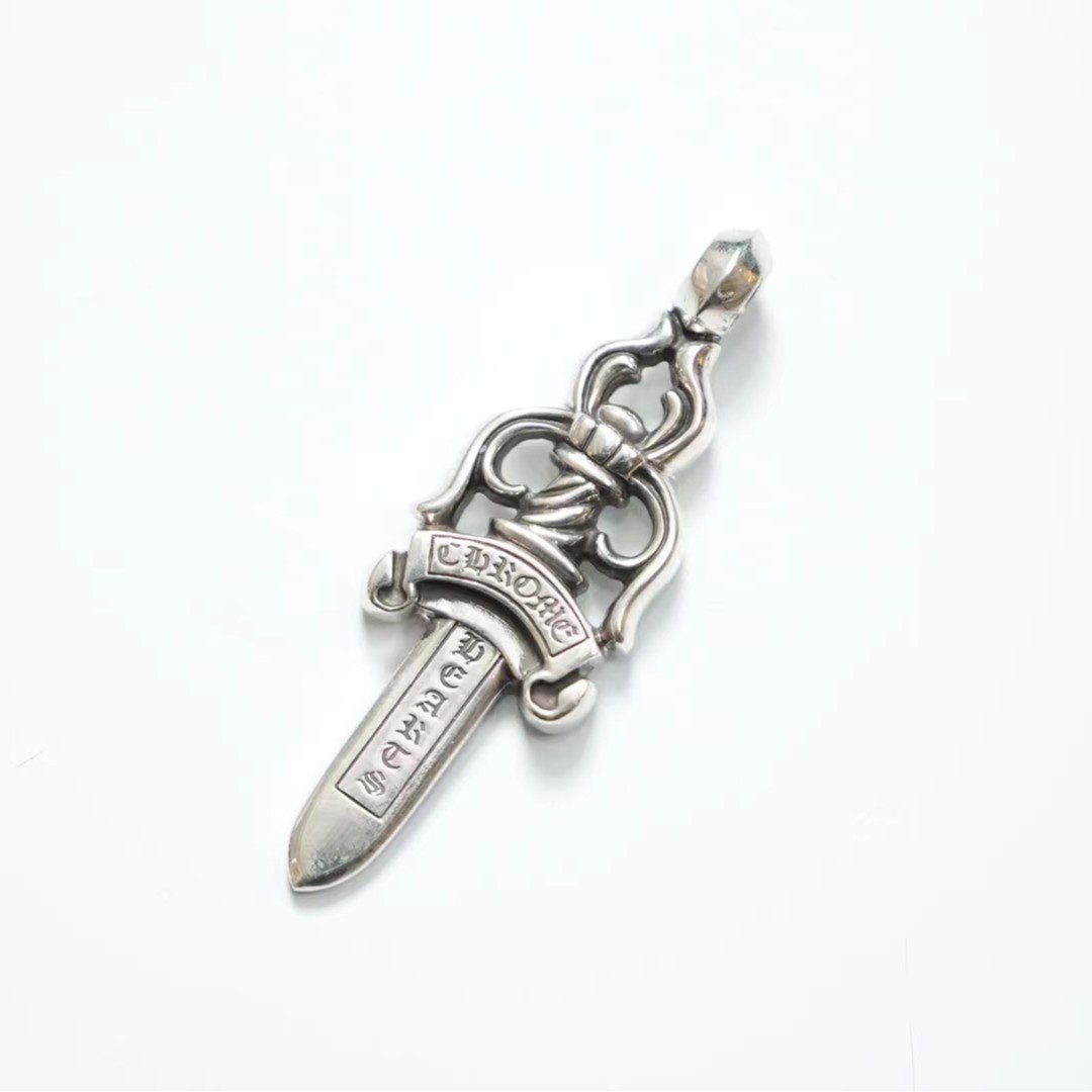 CHROME HEARTS 全银宝剑吊坠（大）