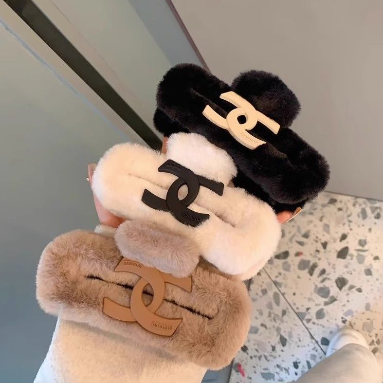 超温柔的背影杀~毛绒抓夹仿兔毛大号方形抓夹时尚高级感双C盘发夹